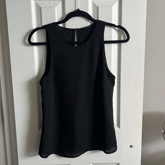 Sleeveless Blouse / Dynamite - Picture 2 of 8